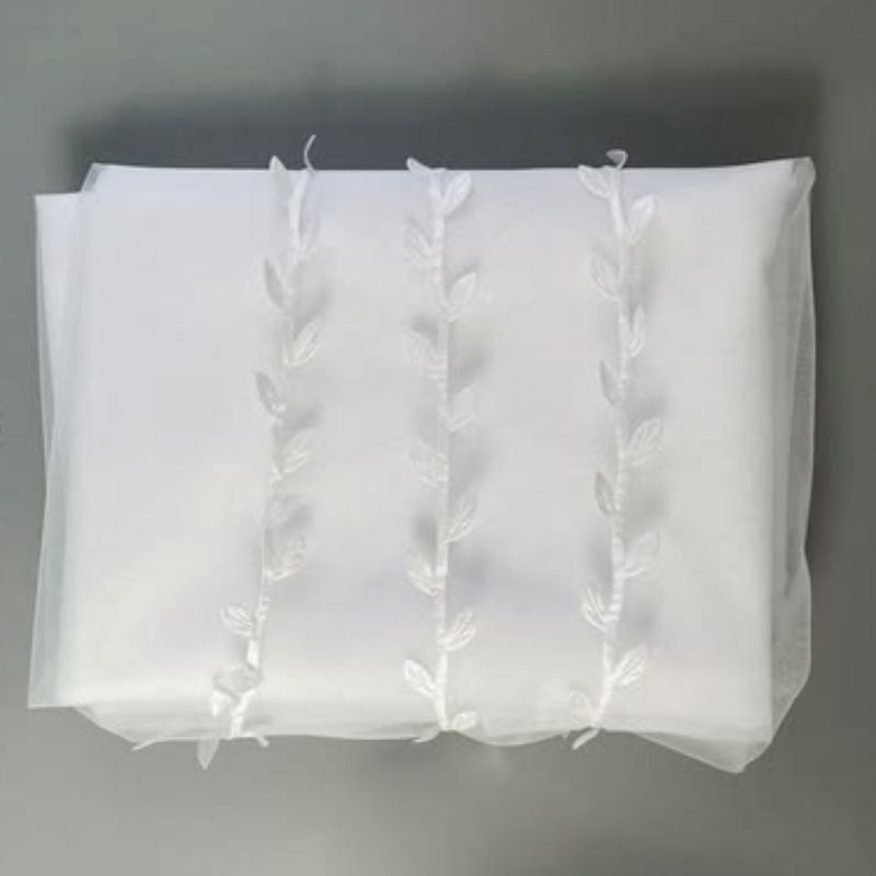 Mid-Length Wedding Veil with Delicate Lace, Yiwu Cujia Trade Co., Ltd